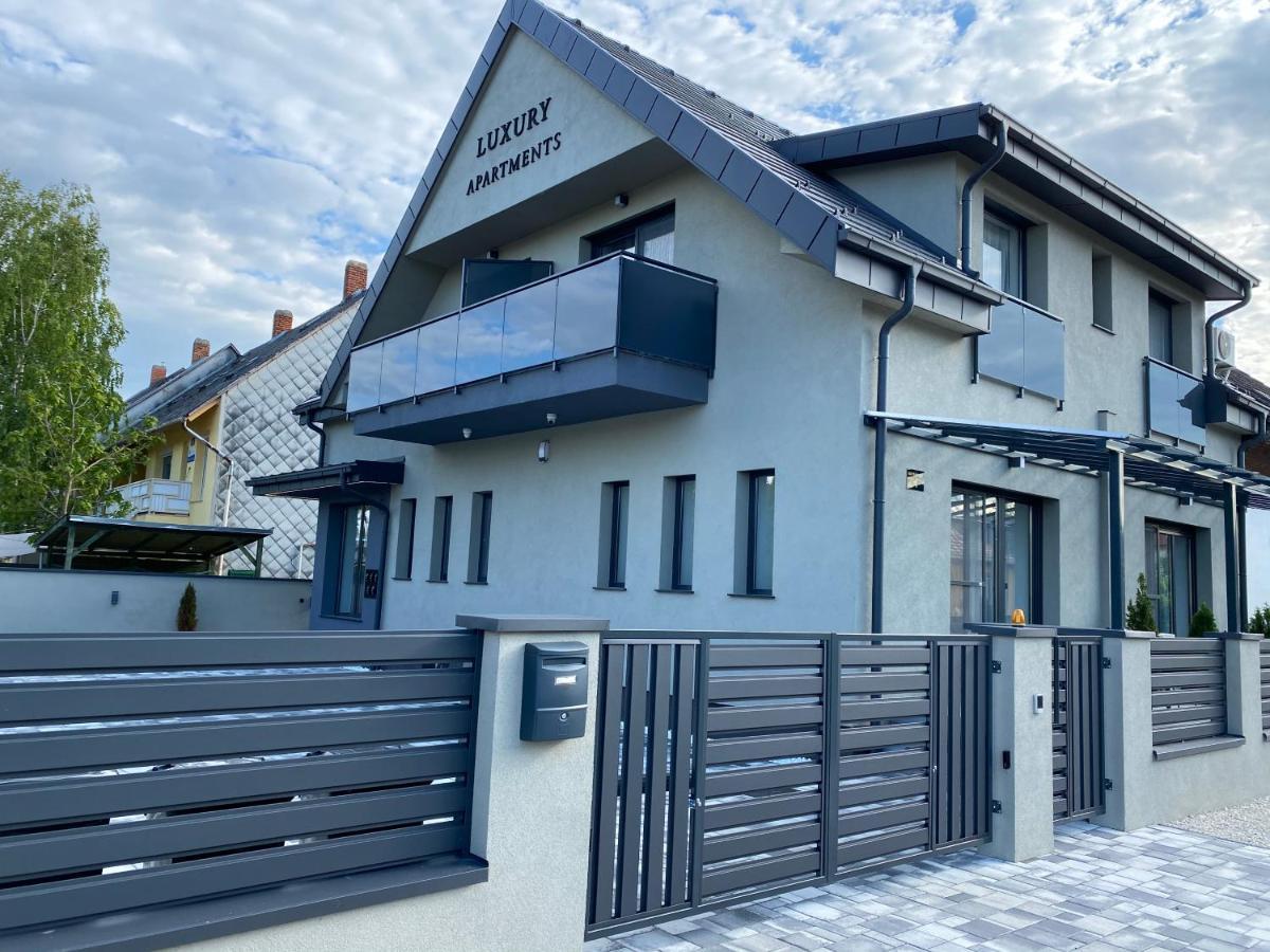 Luxury Apartments Keszthely Buitenkant foto